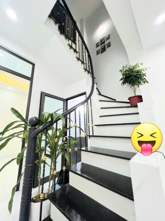 Bán Nhà Tân Mai Ô Tô Đỗ Cửa 45m 2 Tầng 3 Ngủ 4.48 Tỷ Sổ Đỏ Riêng