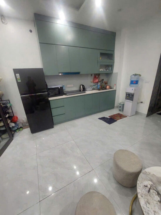 Nhà Âu Cơ – 10m ra phố – 5 tầng thang máy giá 11,6 tỷ