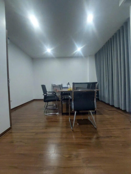 Nhà Âu Cơ – 10m ra phố – 5 tầng thang máy giá 11,6 tỷ