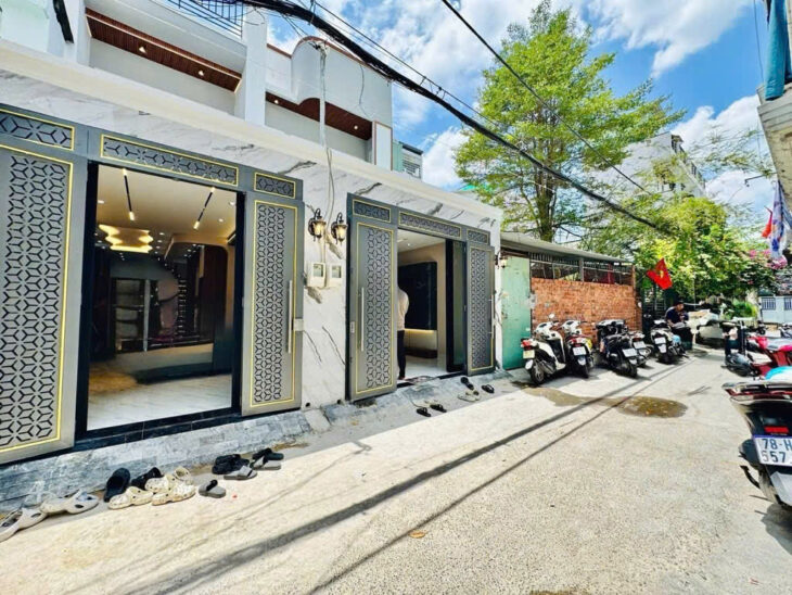 XE TẢI THÔNG, Ô TÔ NGỦ TRONG NHÀ – GẦN 60M2 – A4 – 2 TẦNG MỚI – 3 PN TẶNG FULL NỘI THẤT XỊN