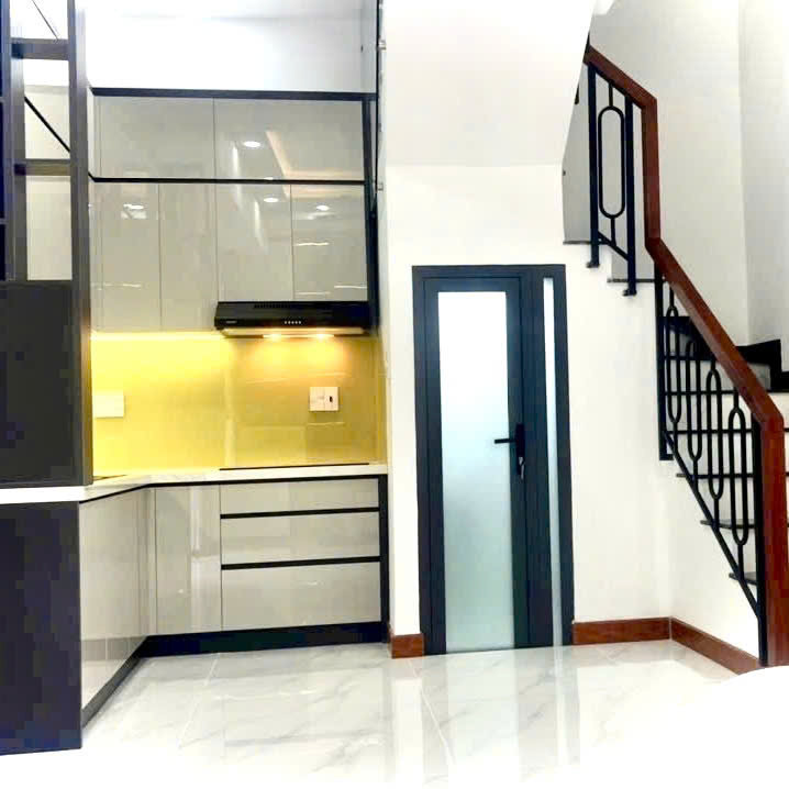 Hẻm xe hơi Quận 10- ĐH Kinh Tế- 3 Phòng ngủ 4 Tầng 5m ngang: 6 Tỷ hơn (số tiến 3456) VŨ 0933910039