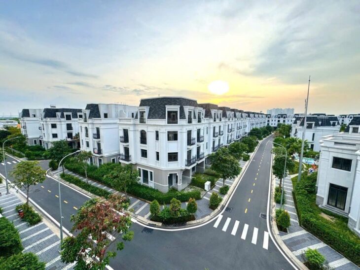 BÁN BIỆT THỰ SONG LẬP HỒNG HẠC CITY PHÚ MỸ HƯNG 9X20,400M2, 22 TỶ, MUA TT CĐT, LS 0% XEM THỰC TẾ