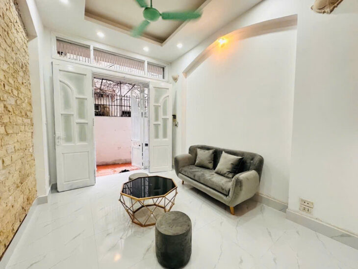 Nhà đẹp Lạc Long Quân – mới keeng – dân xây -full đồ – giá yêu thương 8 tỷ