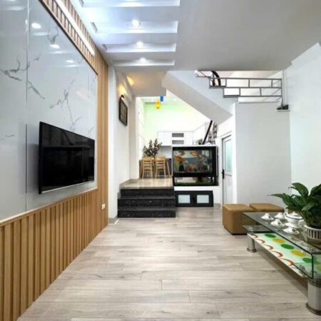 Chính chủ cần tiền bán gấp nhà mới 5 tầng lô góc ôto tránh 10m, ngõ rộng 2,5m- full nội thất –cho