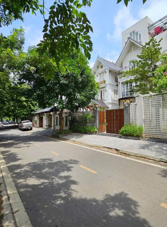 Bán SIÊU PHẨM BIỆT THỰ – KĐT DỊCH VỌNG, P. DỊCH VỌNG, CẦU GIẤY, TP HÀ NỘI