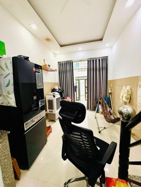 NHÀ 2 MẶT TIỀN XE HƠI NGANG 4 X 22 ĐÚC BÊ TÔNG CÓ 6 TỶ Q7