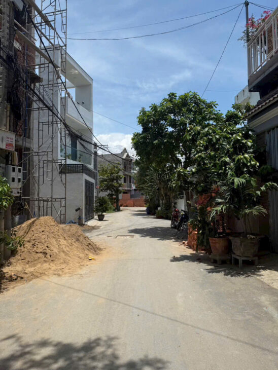 CHỦ GỞI BÁN NHÀ 1 TRỆT 2 LẦU (HOÀN CÔNG) ĐANG HOÀN THIỆN TẠI KDC BỬU HOÀ