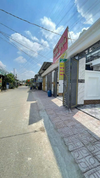 NHÀ CHÍNH CHỦ – GIÁ ƯU ĐÃI chính chủ cần bán nhanh 2 căn nhà mặt tiền kinh doanh tại tp Tân Uyên ,