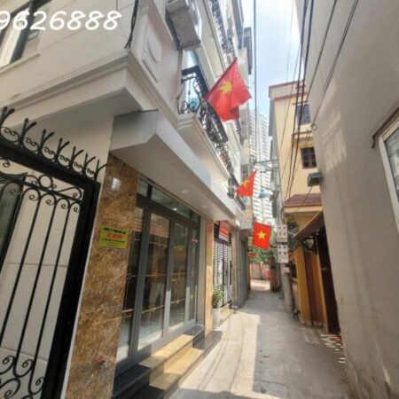 NHÀ ĐẸP HÀ ĐÔNG Ở NGAY. ĐƯỜNG THÔNG HÈ THOÁNG, CÁCH ĐƯỜNG LỚN 10M 30x5T