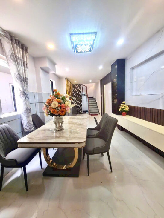 4 Tỷ nhỉnh: Cầu vượt 3/2 Quận 10 – Căn góc 2 view 3 Phòng ngủ 4 Tầng Full nội thất. VŨ 0933910039