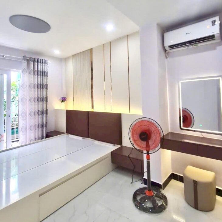 4 Tỷ nhỉnh: Cầu vượt 3/2 Quận 10 – Căn góc 2 view 3 Phòng ngủ 4 Tầng Full nội thất. VŨ 0933910039