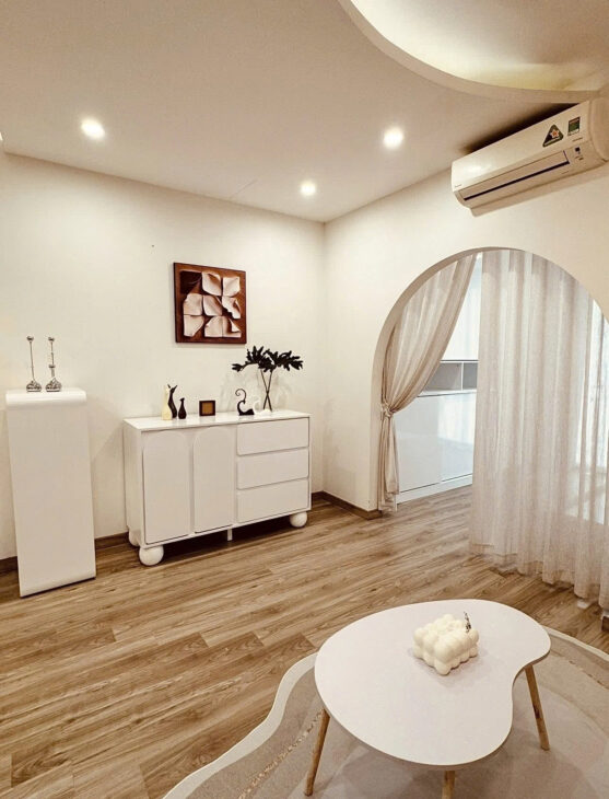 ROYAL CITY , căn 1 PN , ST 55M2 , giá 6,x tỷ , LH : 0584146888 khi quan tâm hãy kết bạn zalo em gửi