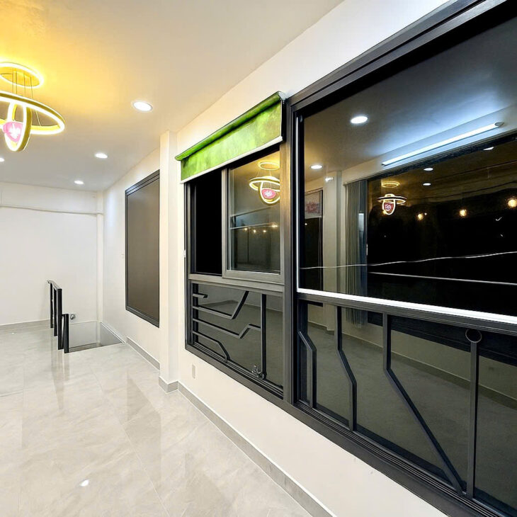 5.6 Tỷ: Mặt tiền Quận 1 Tân Định HOÀNG SA- NGANG 9M- căn góc 2 Tầng- thu nhập 240Tr. VŨ 0933910039