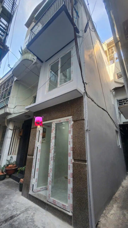 KHỦNG HOẢNG NHÀ KHÁCH ! CĂN GÓC LÔ GÓC SỔ NỞ HẬU, 3 TẦNG, CHỈ 2.399 TỶ TẠI TP HCM Q11 – CHỐT NHANH
