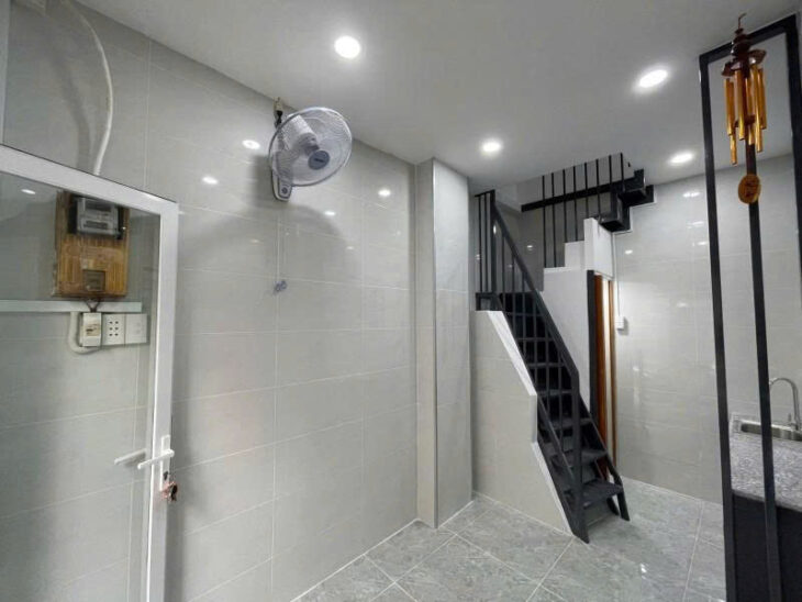 KHỦNG HOẢNG NHÀ KHÁCH ! CĂN GÓC LÔ GÓC SỔ NỞ HẬU, 3 TẦNG, CHỈ 2.399 TỶ TẠI TP HCM Q11 – CHỐT NHANH