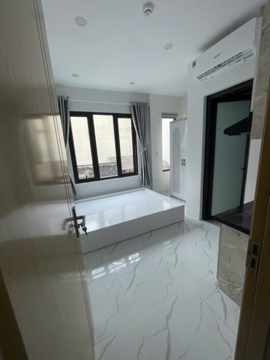 CCMN CẦU GIẤY 12 PHÒNG KK-DT 45M-DÒNG TIỀN 60TR/THÁNG GIÁ 11,980 TỶ-THANG MÁY-PCCC ĐẠT CHUẨN