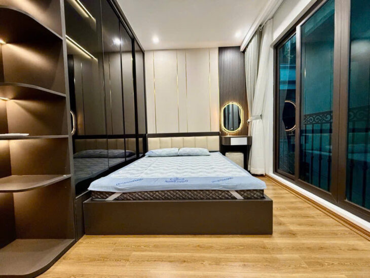 Bán nhà mặt phố Kim Hoa, Đống Đa, 42m2, 4 tầng, 5PN, sổ đỏ, giá tốt! LH: 0975948906