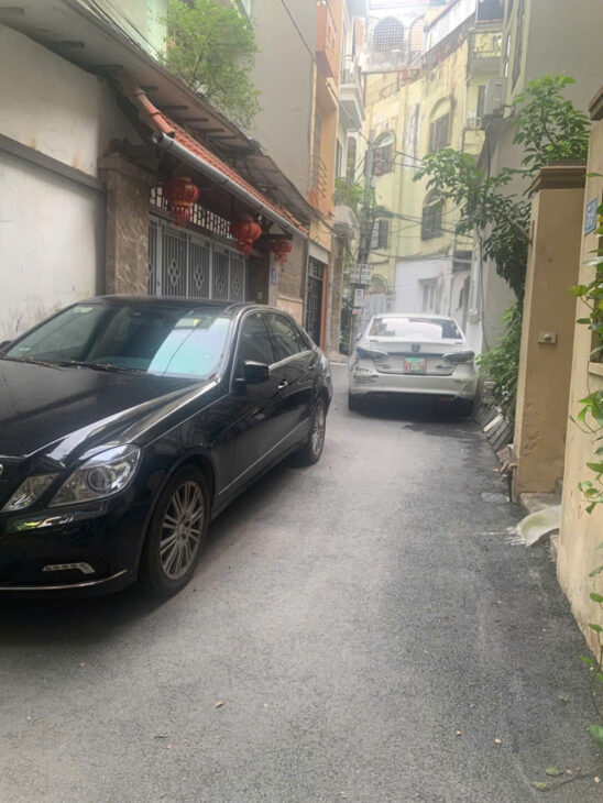 (Hiếm) Nghi Tàm – lô góc – ngõ đẹp – nông 10m oto tránh – 80m2 chỉ 21 tỷ.