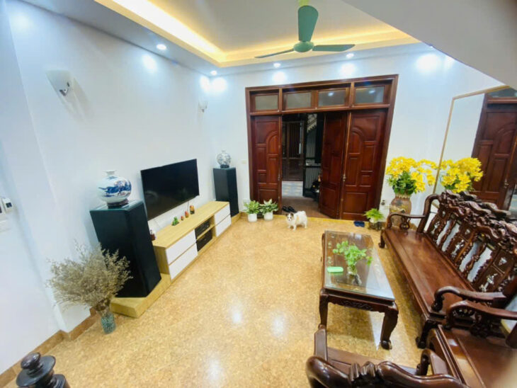 Nhà phân lô An Dương – dân xây – 40m oto tránh – phố kinh doanh tấp nập – giá nhỉnh 11 tỷ.