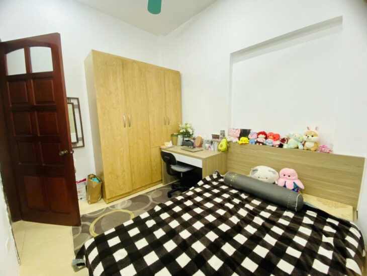 Nhà phân lô An Dương – dân xây – 40m oto tránh – phố kinh doanh tấp nập – giá nhỉnh 11 tỷ.