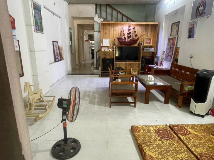 Bán đất tặng nhà 2 tầng, MT Hoàng Công Chất, ngay bãi tắm Sơn Thủy, 90m2, chỉ 7 tỷ