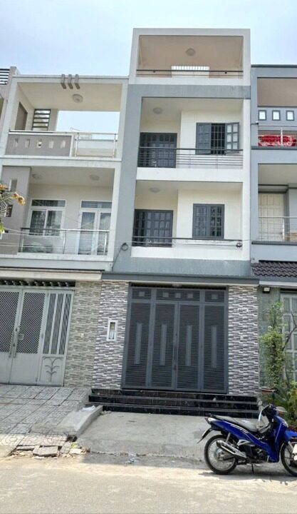 Bán nhà mặt tiền đường số kdc ấp 5 phong phú bình hưng ngay bx Q8