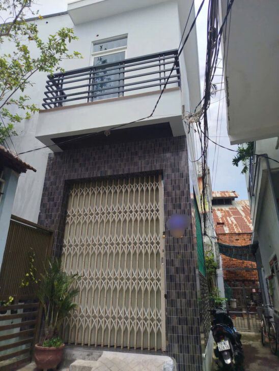 cần bán nhà nhỏ Phước Hải hẻm lê hồng phong giá 1tỷ850 Diện tích: 33,3m2,