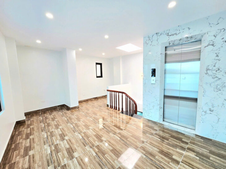 BÁN NHÀ ĐỘI NHÂN, BA ĐÌNH – 45M² x 7T THANG MÁY – MT 4.4M – VỈA HÈ Ô TÔ TRÁNH – KINH DOANH – GIÁ