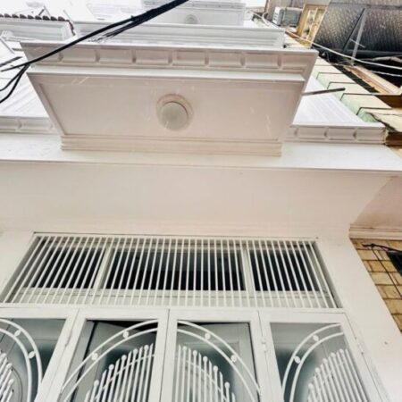 Chỉ 5,9 tỷ có ngay nhà gần phố Hoàng Hoa Thám 37m², 5 tầng, dân xây