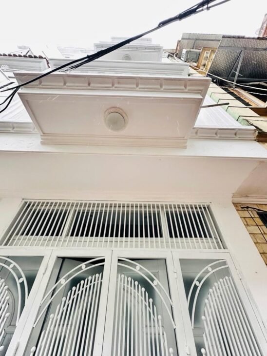 Chỉ 5,9 tỷ có ngay nhà gần phố Hoàng Hoa Thám 37m², 5 tầng, dân xây