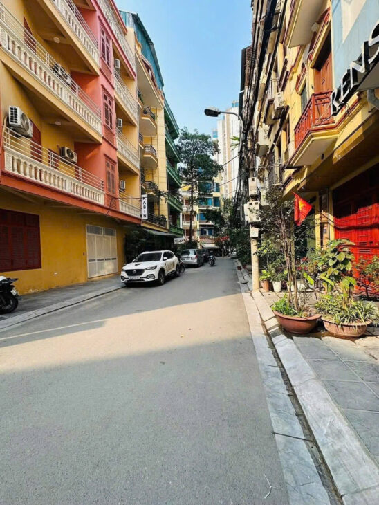 BÁN NHÀ PHÂN LÔ TRUNG KÍNH, CẦU GIẤY – 70M x 5T – MT 5M – Ô TÔ TRÁNH – KINH DOANH – GIÁ 32.8 TỶ