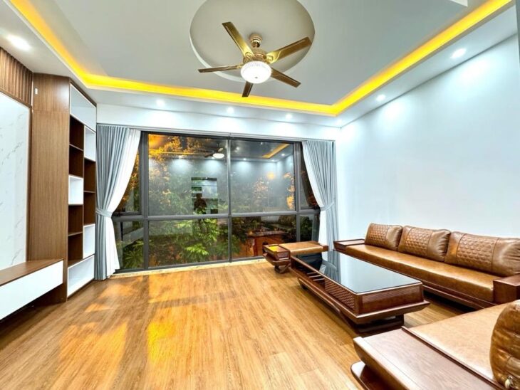 Nhà Cầu Diễn 6 tầng, 60m², 2 thoáng, ô tô tránh, cạnh Hoàng Quốc Việt kéo dài