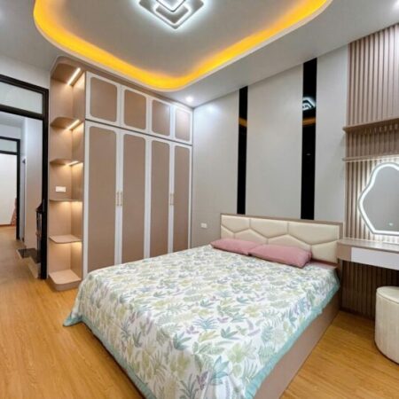 Nhà mới ở luôn phố Định Công Thượng, 6 tầng Thang máy, ô tô, chỉ 8,85 tỷ.