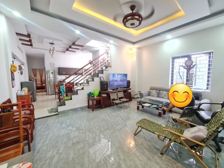 Bán nhà góc 3 mặt tiền Nam Việt Á, 7.5m đường, 7–8 phòng, gần biển