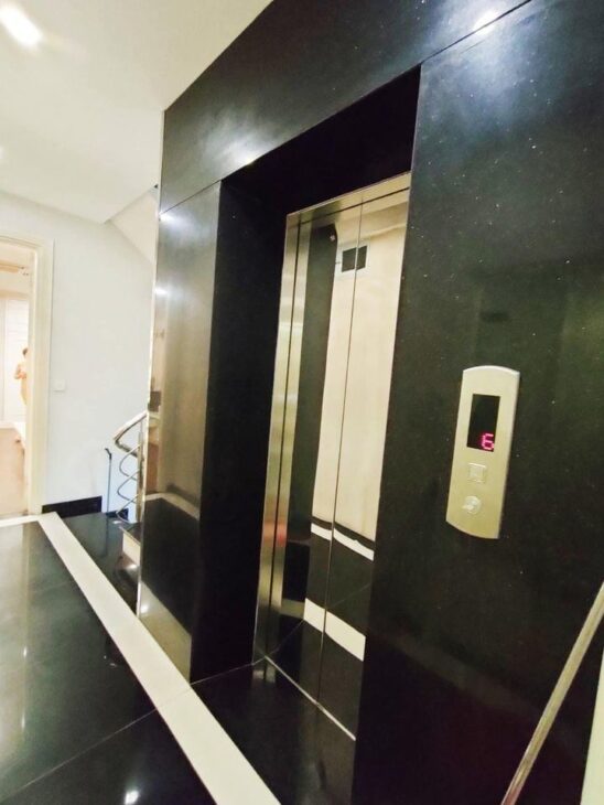 ???? HIẾM – NHÀ MỚI LÔ GÓC CẠNH NHỔN