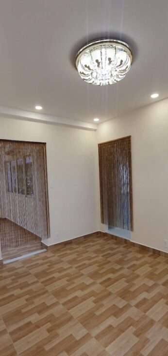 Bán căn hộ chung cư p.2 Q.5 – 74m2 có 3 pn có sổ có thang chỉ 4ty7