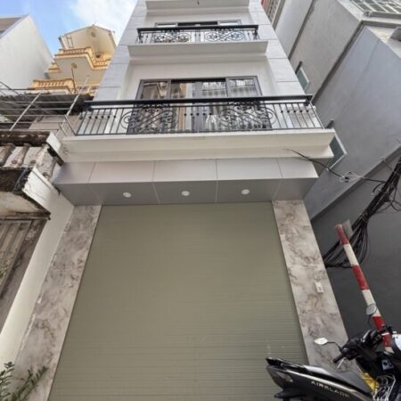 Nhà mới ở luôn phố Định Công Thượng, 5 tầng Thang máy, ô tô, chỉ 8,85 tỷ.