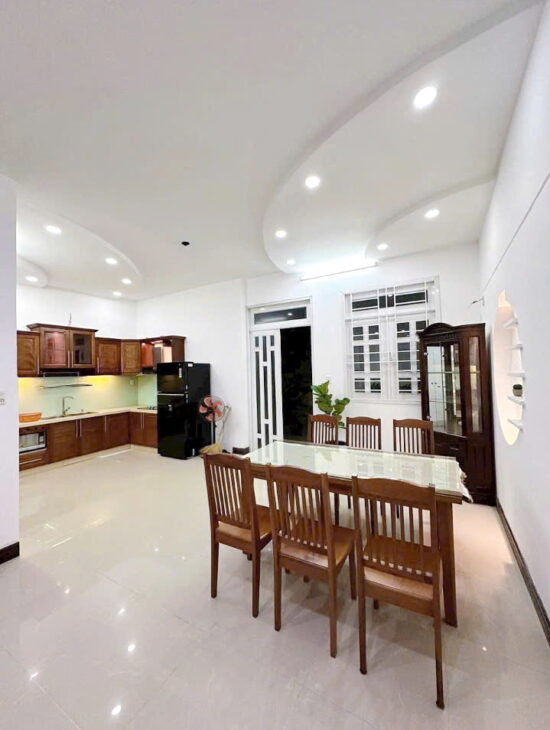 Biệt thự mặt tiền đường Số 9 KDC Ấp 5 Phong Phú Bình Hưng