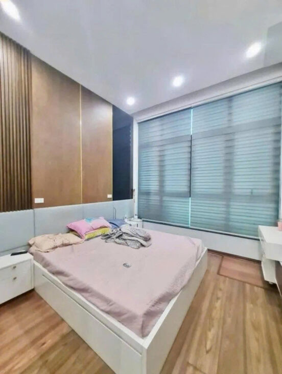 BÁN NHÀ PHỐ NGUYÊN HỒNG, ĐỐNG ĐA – 49M² x 5T – VỈA HÈ Ô TÔ TRÁNH – KINH DOANH – GIÁ 23.9 TỶ