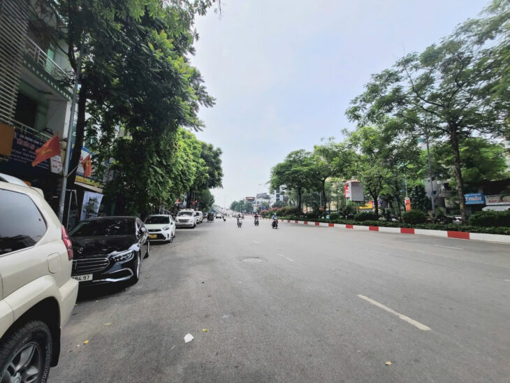 BÁN TÒA KHÁCH SẠN MẶT PHỐ TRẦN KHÁT CHÂN – 175M² x 9T THANG MÁY – DÒNG TIỀN 3 TỶ/NĂM – GIÁ 132 TỶ