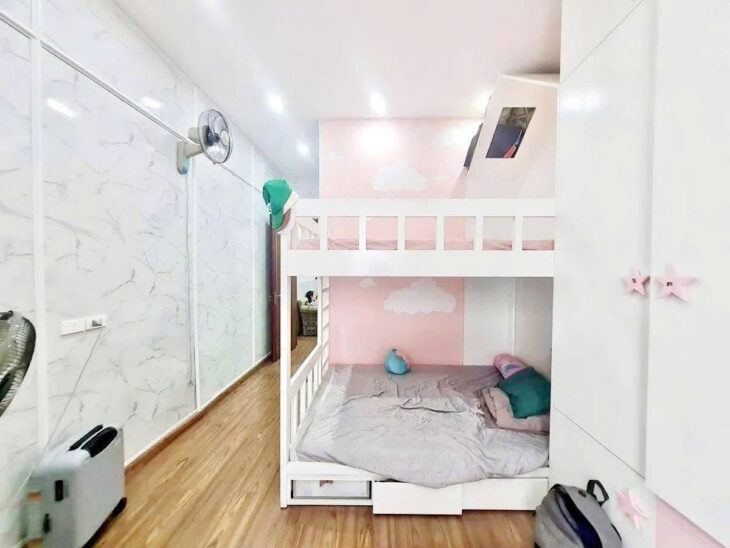 BÁN NHÀ PHỐ NGUYÊN HỒNG, ĐỐNG ĐA – 49M² x 5T – VỈA HÈ Ô TÔ TRÁNH – KINH DOANH – GIÁ 23.9 TỶ