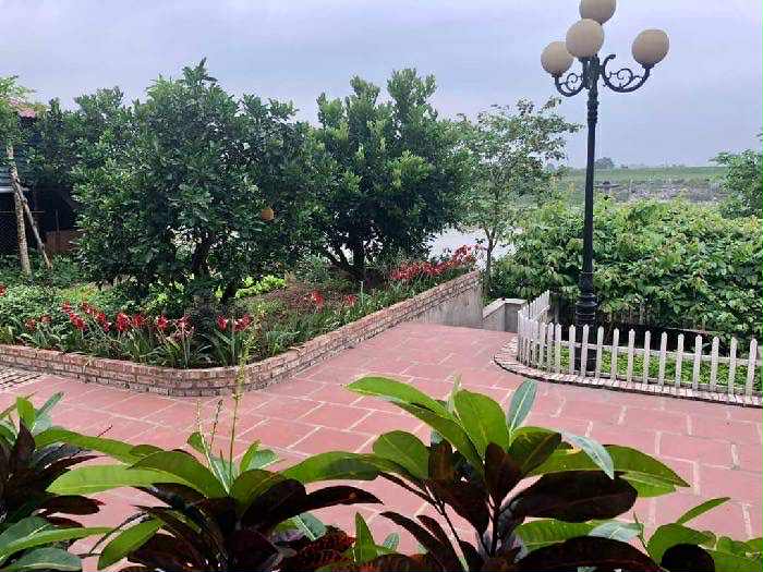 biệt thự sân vườn Bồ Đề, 1200m x 3 tầng, mặt tiền 25m, tựa sơn hướng thuỷ, nội thất cao cấp, tiểu