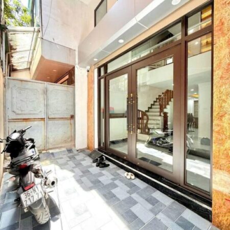 Thanh Trì 45m2, 5 tầng 8.2 tỉ thang máy nhập khẩu, full nội thất xịn