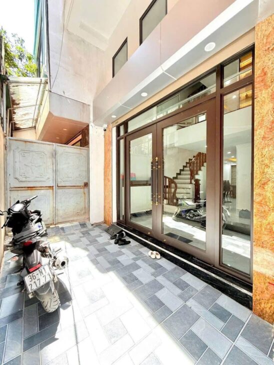 Thanh Trì 45m2, 5 tầng 8.2 tỉ thang máy nhập khẩu, full nội thất xịn