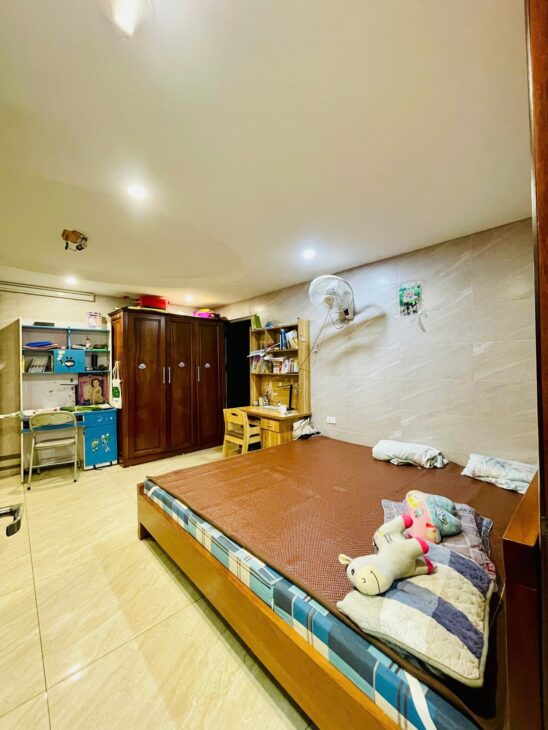 💥Tầng 2 Tập thể VŨ TRỌNG PHỤNG, 85m, 3PN riêng, ô tô đầu cổng, sạch đẹp, 4.65 tỷ