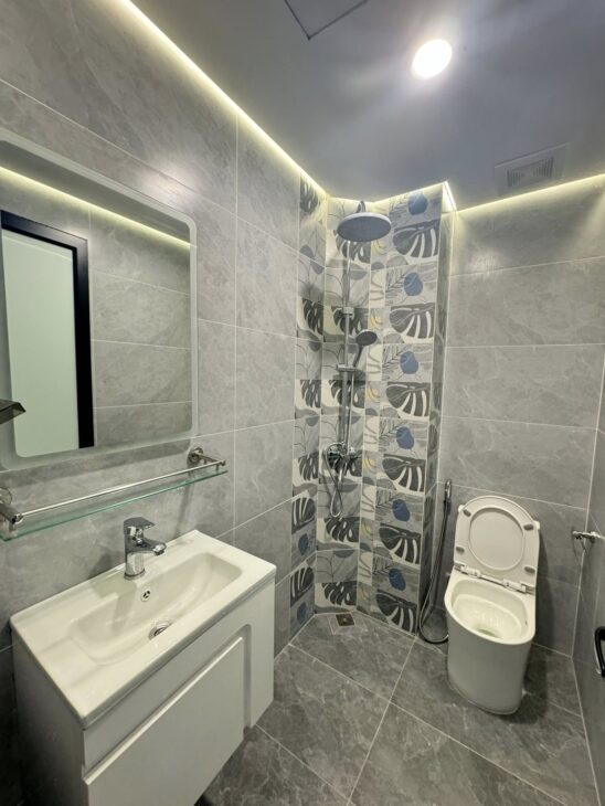 Bán nhà Ôtô tránh Phố Minh Khai, Đối Chung Cư 65m2/ 5Tầng, MT 4m 31.5 Tỷ, KD đỉnh