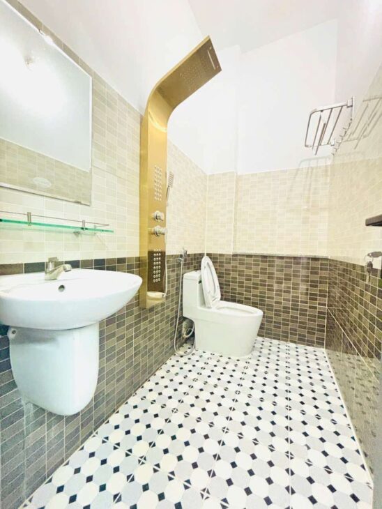 SIÊU PHẨM 3 TẦNG 54M2 ĐẸP LUNG LINH. HXH 6M LÂM THỊ HỐ. VỊ TRÍ ĐẮC ĐỊA VÀI BƯỚC CHÂN RA CHỢ CÂY