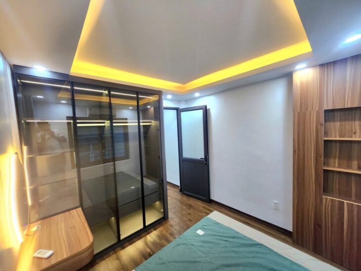 Nhà riêng Hoàng Đạo Thành, ngõ thông, ô tô tránh, 72m*3 tầng, MT 7m. Giá chào 15,2 tỷ