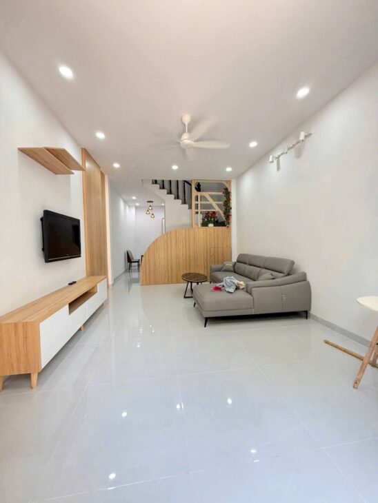BÁN NHÀ MỚI 3 TẦNG MẶT TIỀN B5 – KHU TDC PHƯỚC HẢI, NHA TRANG Giá 6ty5