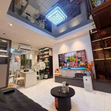 💥💥Tập thể Chùa Láng, 68m2, gần ĐH Ngoại thương, Nội thất cực đẹp, 4.68 tỷ